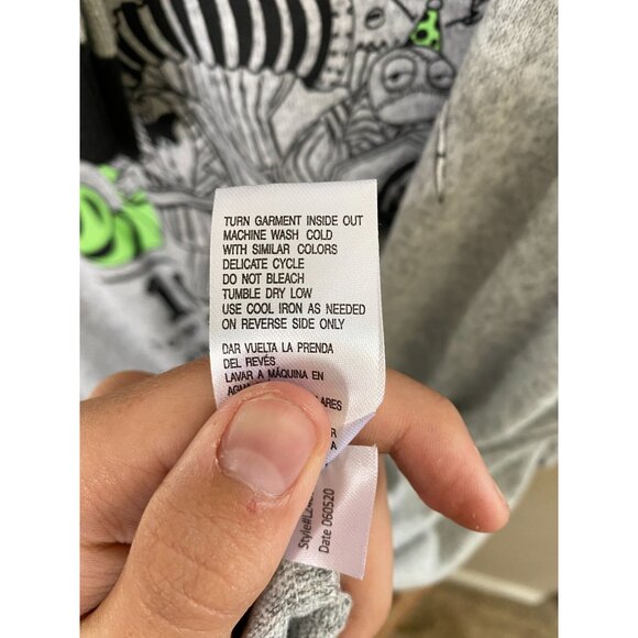 The Nightmare Before Christmas Sleepwear Set With Socks L Disney Pajamas - Picture 8 of 8